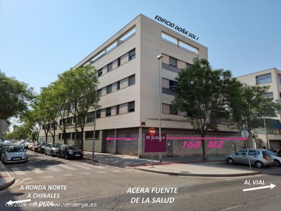 Local comercial en esquina, de 168 m2, con 28 metros de fachada, en Fuente de la Salud - CORDOBA