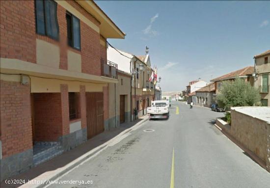 SOLAR URBANO EN EL PUEBLO - SEGOVIA