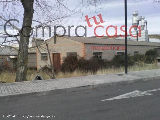 VENTA DE NAVES CON suelo industrial. - SEGOVIA