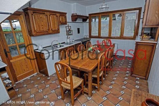 VENTA.-.CASA DE CAMPO.-.8.000 METROS DE JARDIN - SEGOVIA