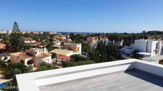 Chalets independientes de Obra nueva con vistas al mar en Denia a 1800 m de la playa - ALICANTE