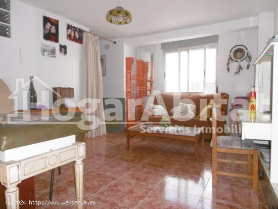 CASA REFORMADA de 2 alturas con TERRAZA y PATIO - VALENCIA