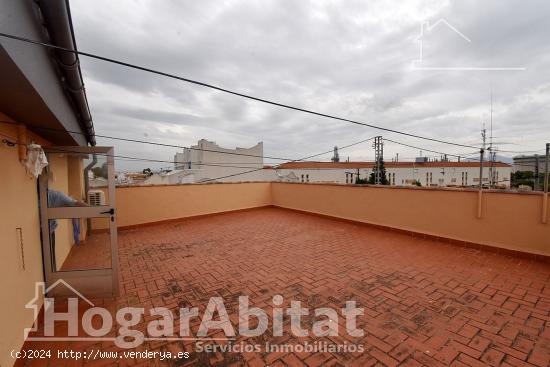 CHALET SEMINUEVO CON PISCINA, TERRAZA Y GARAJE - CASTELLON