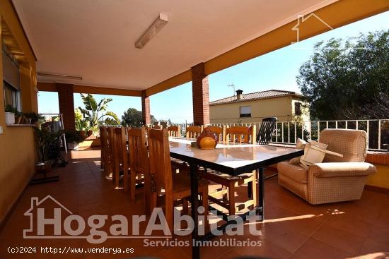 CHALET EN AMPLIA PARCELA CON PISCINA Y ESPACIOSA TERRAZA - CASTELLON