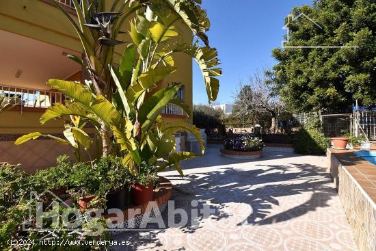 CHALET EN AMPLIA PARCELA CON PISCINA Y ESPACIOSA TERRAZA - CASTELLON