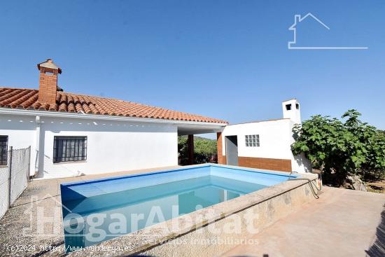 CHALET CON PISCINA, GARAJE Y PARCELA - CASTELLON