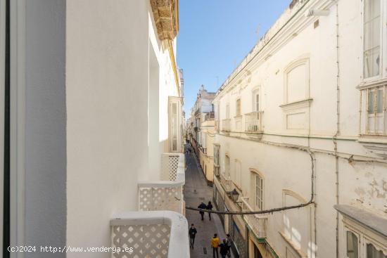 ^**^LUJO Y CONFORT: DESCUBRE ESTE IDILICO PISO EN CADIZ^**^   Descubre la perla de la Costa de la Lu