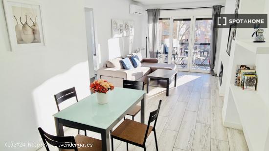 Apartamento de 2 dormitorios en alquiler en Bellas Vistas - MADRID