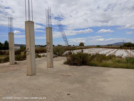 Parcela con estructura de vivienda - MURCIA