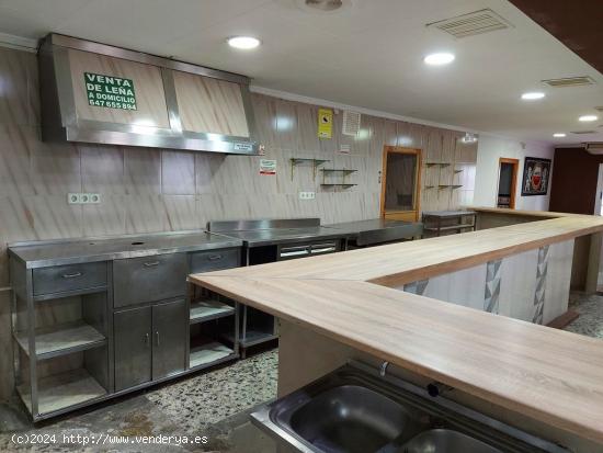 Bar restaurante y piso en venta en la población de Domeño - VALENCIA