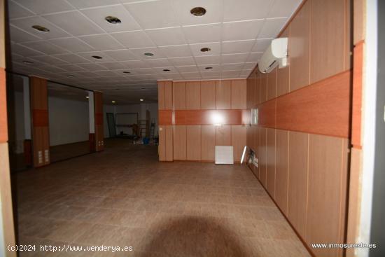 Local comercial en pleno centro de la ciudad de Orihuela. 110 m2. construidos y 1 aseo. - ALICANTE