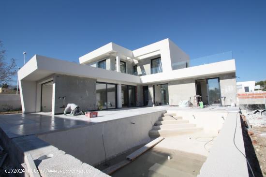 Preciosa villa en venta de estilo moderno en Calpe - ALICANTE