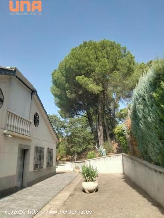 CHALET EN TRASIERRA EN PARCELA DE 1800 METROS (HIPOTECABLE) - CORDOBA