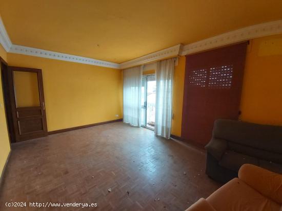 Piso 86 M2 con 3 dormitorios y terraza uso privativo en cubierta. - HUELVA