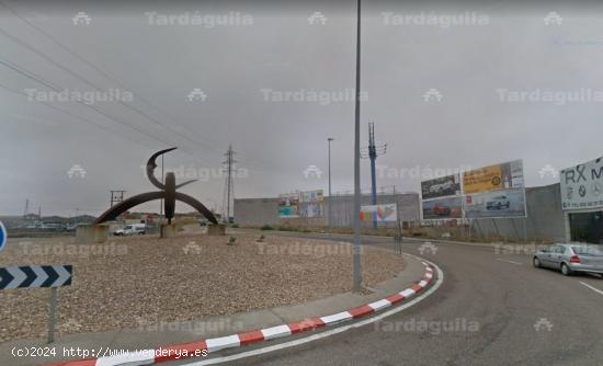 PARCELA EN VENTA EN LA ROTONDA DEL POLÍGONO. - SALAMANCA