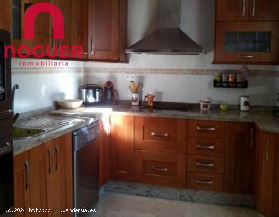 CASA EN ALMODOVAR DE DOS PLANTAS 136.000 EUROS - CORDOBA