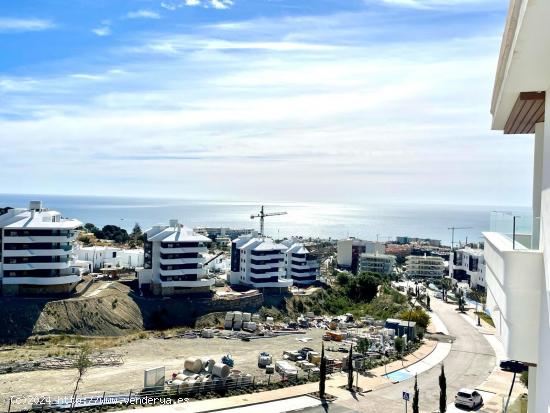 Exclusivo apartamento con vistas al mar en Higuerón: Lujo y comodidad junto al Mediterráneo - MALA