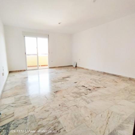 Vivienda con garaje y trastero en zona San Bernardo - CADIZ