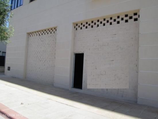 Local comercial en Venta - CADIZ