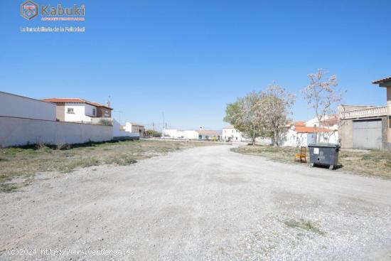 Solar de 254 m2 junto a la plaza de la Iglesia de Hernán Valle - GRANADA