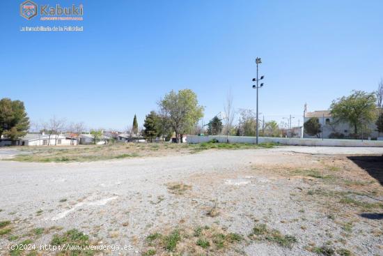 Solar de 254 m2 junto a la plaza de la Iglesia de Hernán Valle - GRANADA