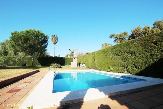 FANTASTICO CHALET CON PISCINA EN MONTEALTO - CADIZ