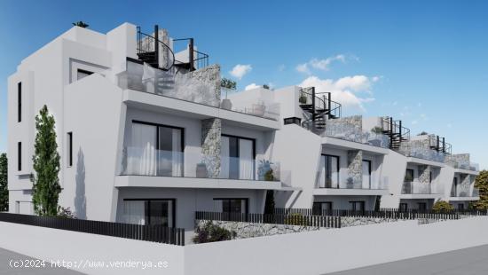 CHALETS ADOSADOS DE OBRA NUEVA EN GUARDAMAR DEL SEGURA - ALICANTE