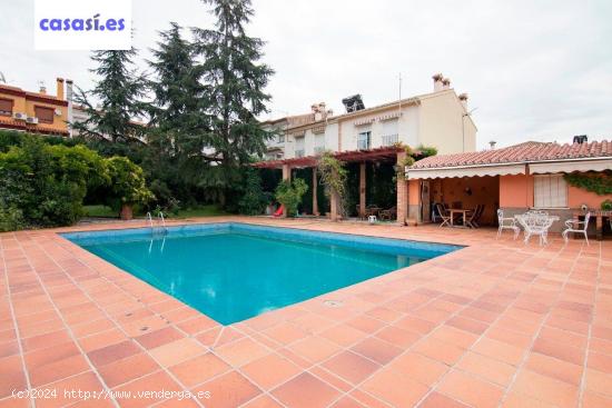 Chalet independiente junto a Campo de Futbol de Huetor Vega. - GRANADA