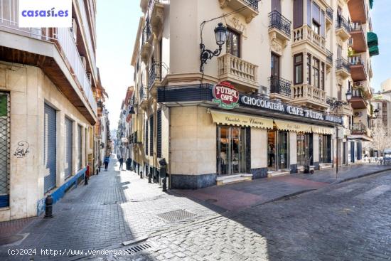 PIso con garaje y trastero junto a Plaza Mariana Pineda. - GRANADA