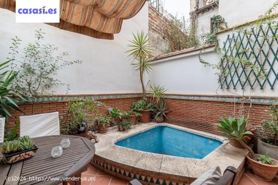 IMPRESIONANTE CASA EN EL CENTRO DE GRANADA - GRANADA