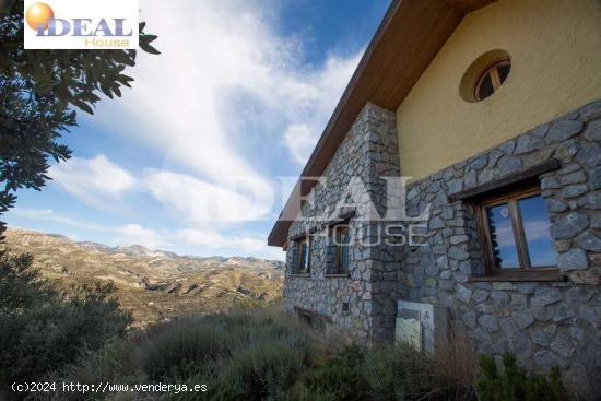 Ref: A1864G7. Tu pequeño paraíso a 10 minutos de Granada. Chalet de superlujo. Parcela de 5.000 m2