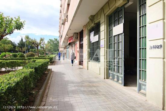 A3176V5 Local Comercial en Joaquina Eguaras (www.idealhouse.es) - GRANADA