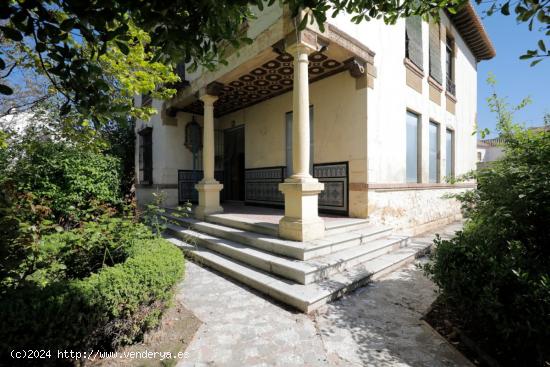 ¡Atención inversores! Casa Señorial en centro Alhendín con Solar edificable - GRANADA