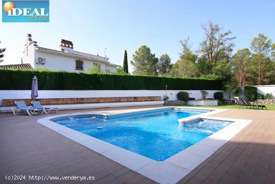 A5174J1. Exclusiva vivienda en urbanización Parque del Cubillas - GRANADA