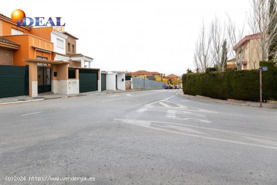 Venta de solar con proyecto de 2 casas pareadas en Ogíjares (Zona Lomalinda) - GRANADA