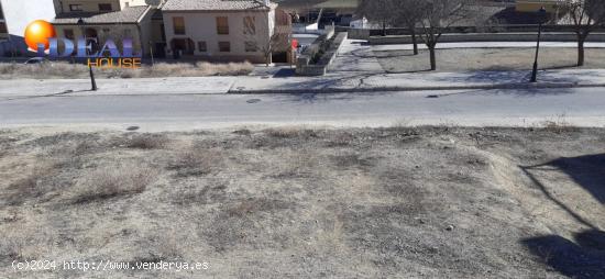 Inmejorable terreno con 2 frentes para la casa de tus sueños. - GRANADA