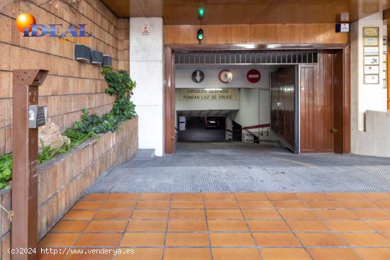 estupenda plaza de garaje en Avenida de la Constitución - GRANADA