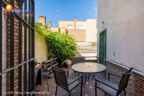 Casa individual de tres dormitorios mas torreón. - GRANADA