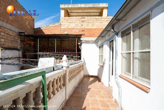 GRAN CASA CON ESTILO EN EL CENTRO DE DÚRCAL - GRANADA