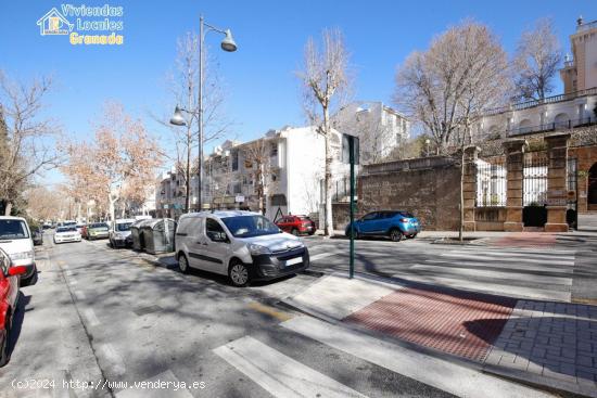 LOCAL EN AVENIDA DE CERVANTES - GRANADA