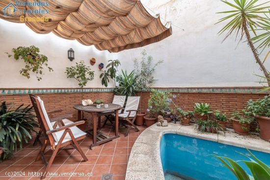 IMPRESIONANTE CASA EN EL CENTRO DE GRANADA - GRANADA