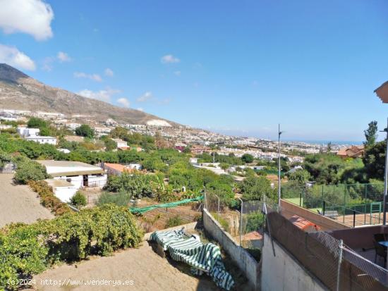 Chalet de 3 dormitorios con 2221m2 de parcela y vistas panorámicas - MALAGA