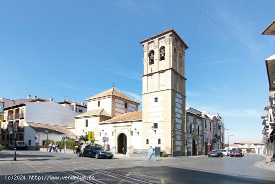 Local calle principal de Armilla,buena fachada y altura.Se vende sin arreglar,precio negociable. - G