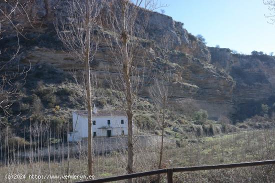 Monumento Natural con Casa y Chiringuito - GRANADA