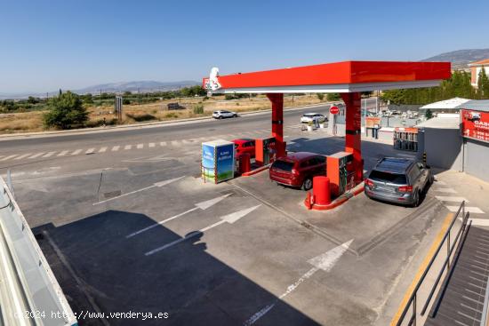 COMPLEJO CON GASOLINERA, RESTAURANTE Y APARTAMENTOS - GRANADA