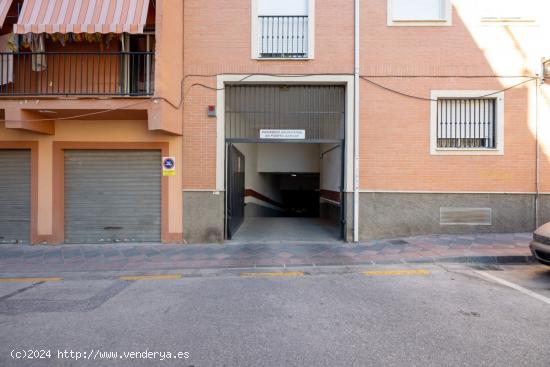 A LA VENTA COCHERA PARA VARIOS VEHÍCULOS EN ARMILLA - GRANADA