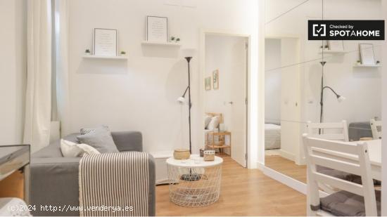 Elegante apartamento de 1 dormitorio en alquiler en Almagro y Trafalgar - MADRID