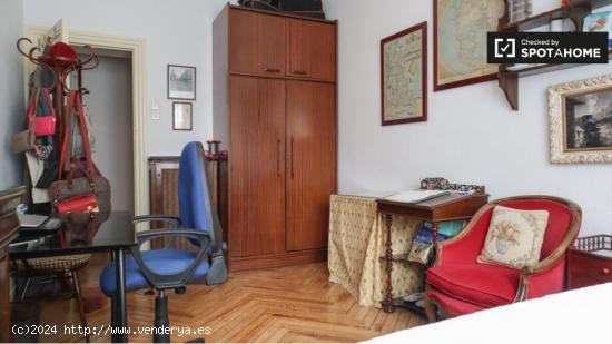 Se alquila habitación para mujeres en piso de 4 habitaciones en Lista - MADRID