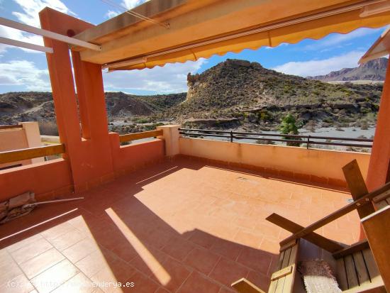 Fantástica vivienda con gran terraza y espectaculares vistas despejadas a la montaña - ALMERIA