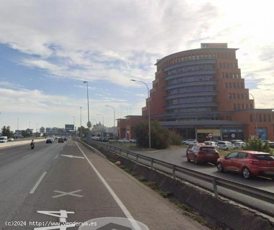 Oficinas en Edificio conocido de Sevilla Este cerca de Aeropuerto y RENFE - SEVILLA